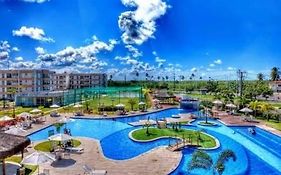 Muro alto condomínio clube